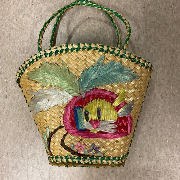 Handmade in The Bahamas, Straw Purse, great to have at the beach &/or pool. - Picture 1 of 2